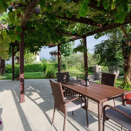 Aleksandra Appartement *