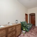 Aleksandra Apartment